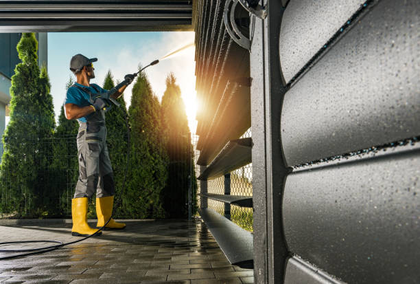 Best Pool Deck Cleaning  in Gifford, FL